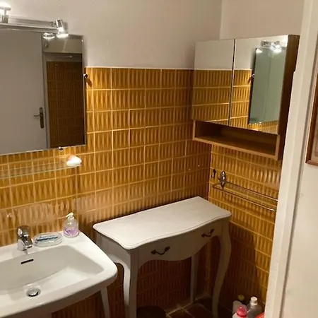 Climatisé Et Lumineux Au Centre Du Lavandou Avec Parking - Fr-1-308-193 Le Lavandou